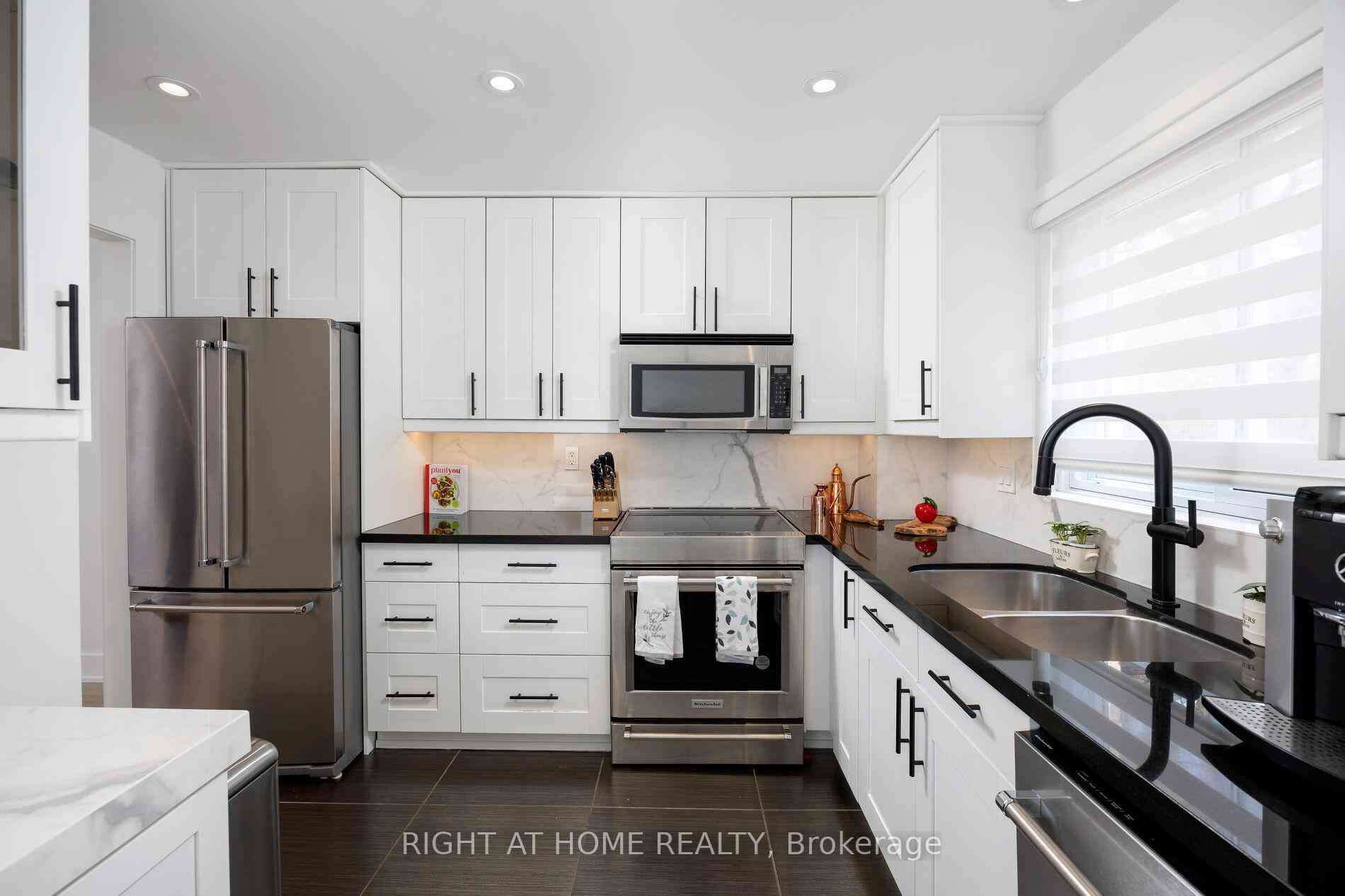 Toronto condo townhouses