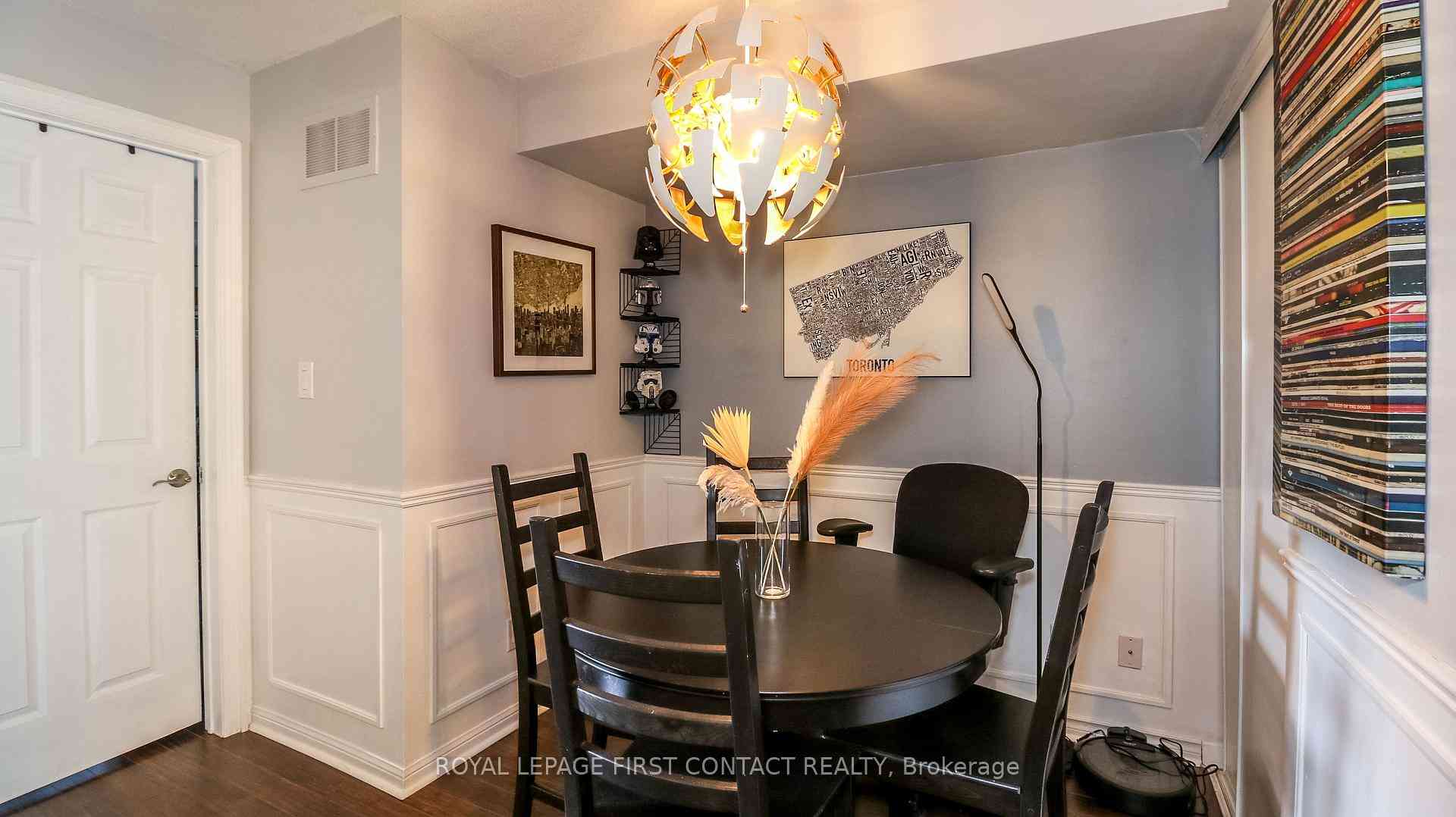 Toronto 共管镇屋