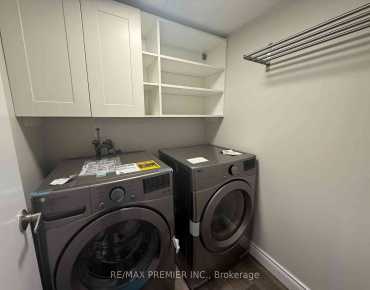 
            #1105-260 Scarlett Rd Rockcliffe-Smythe 2睡房2卫生间1车位, 出售价格699000.00加元                    