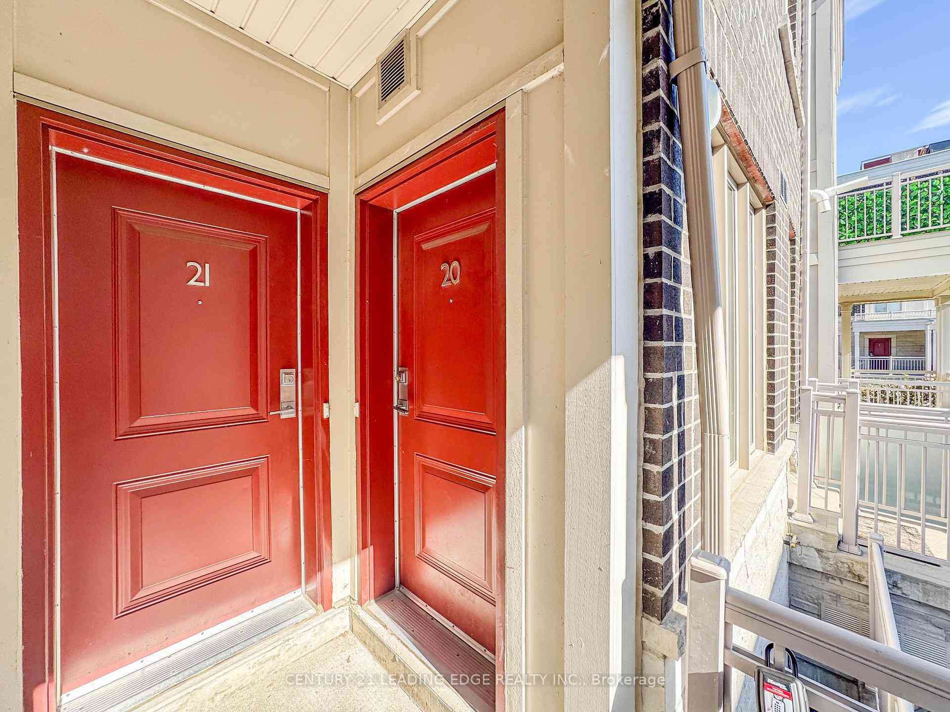 Toronto condo townhouses