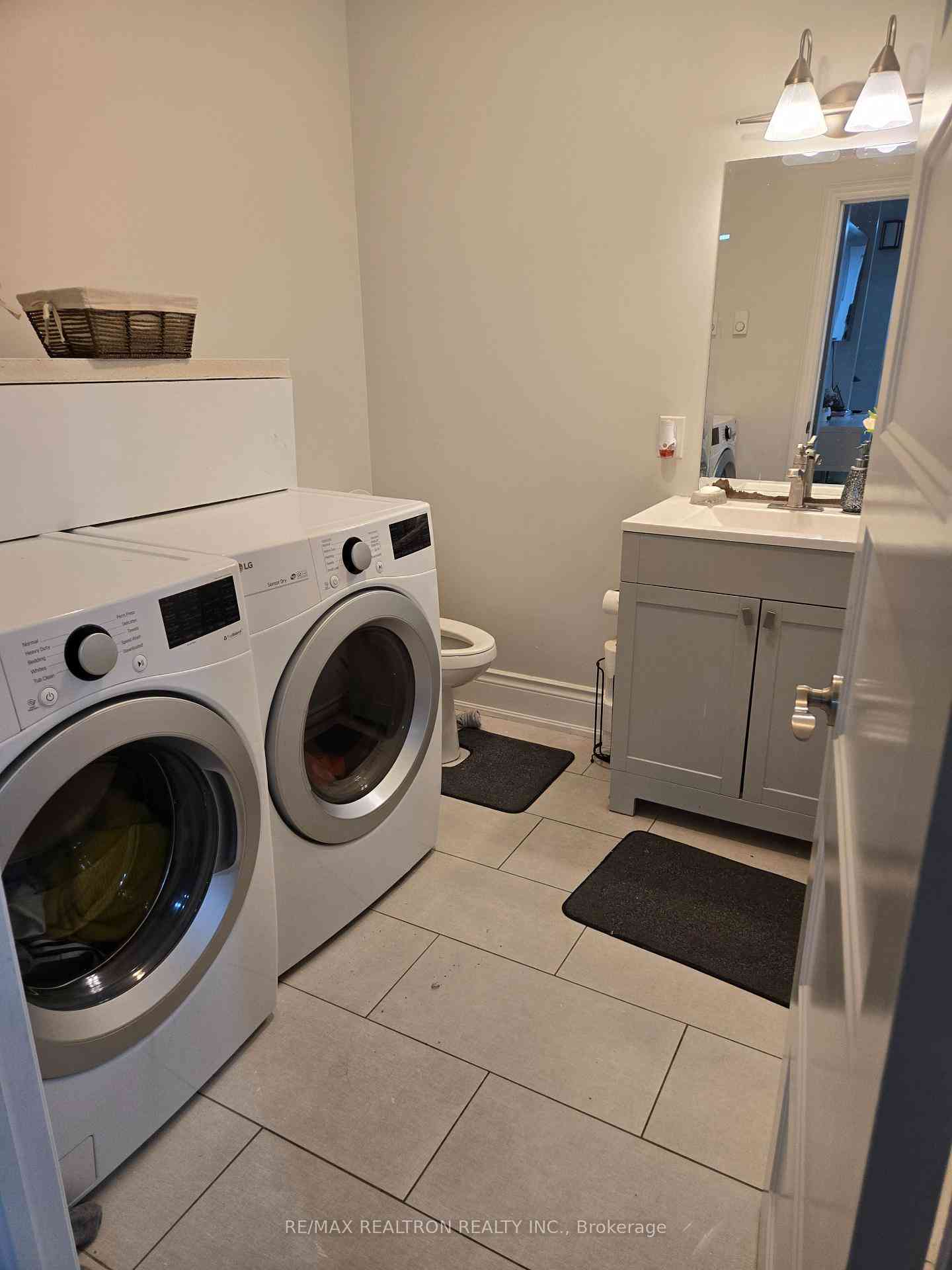 Toronto condo townhouses