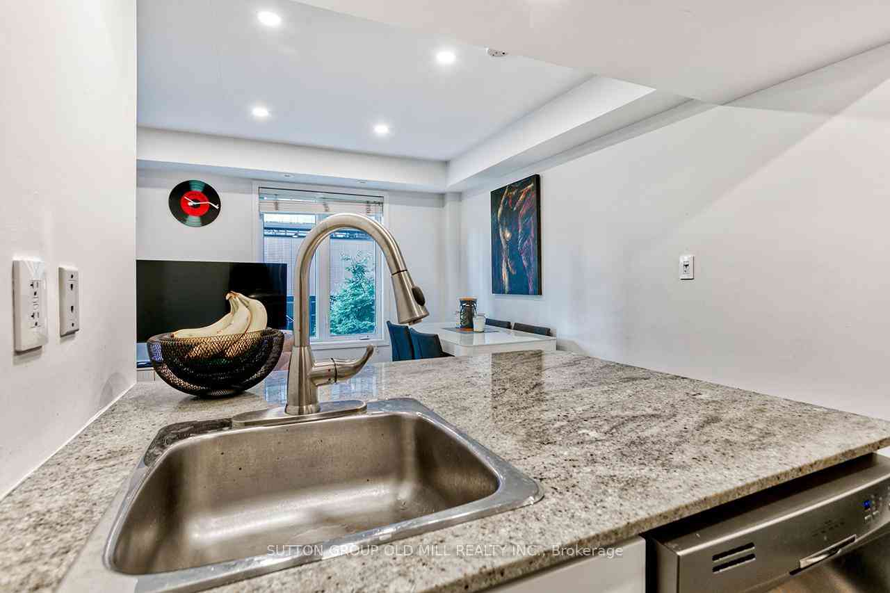 Toronto 共管镇屋