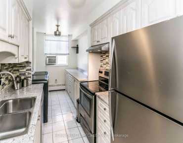 #206-1615 Bloor St E Applewood 2 beds 2 baths 1 garage 489777.00