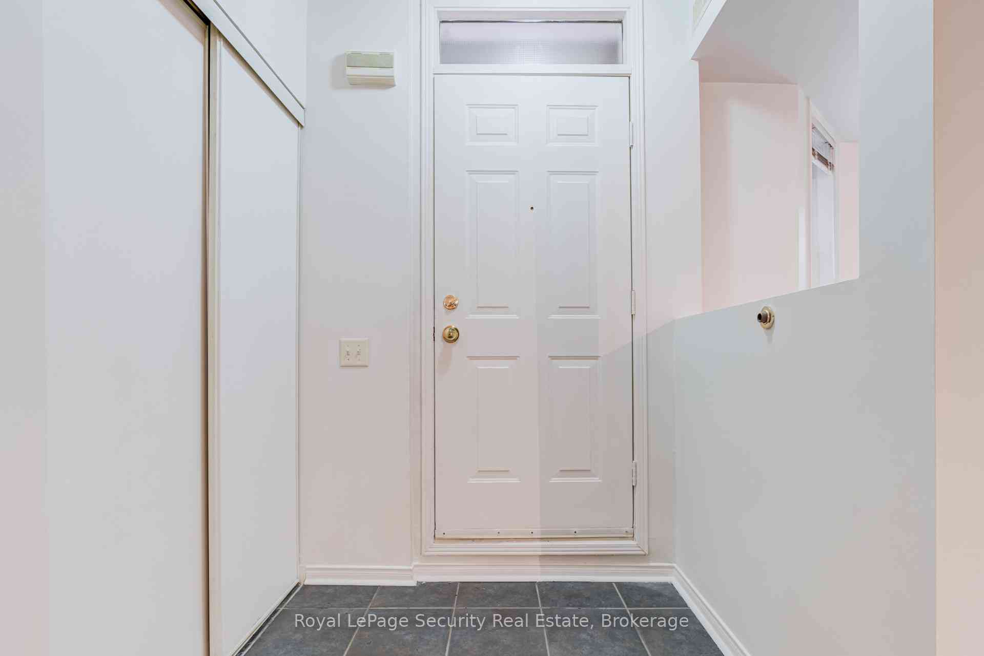 Toronto 共管镇屋