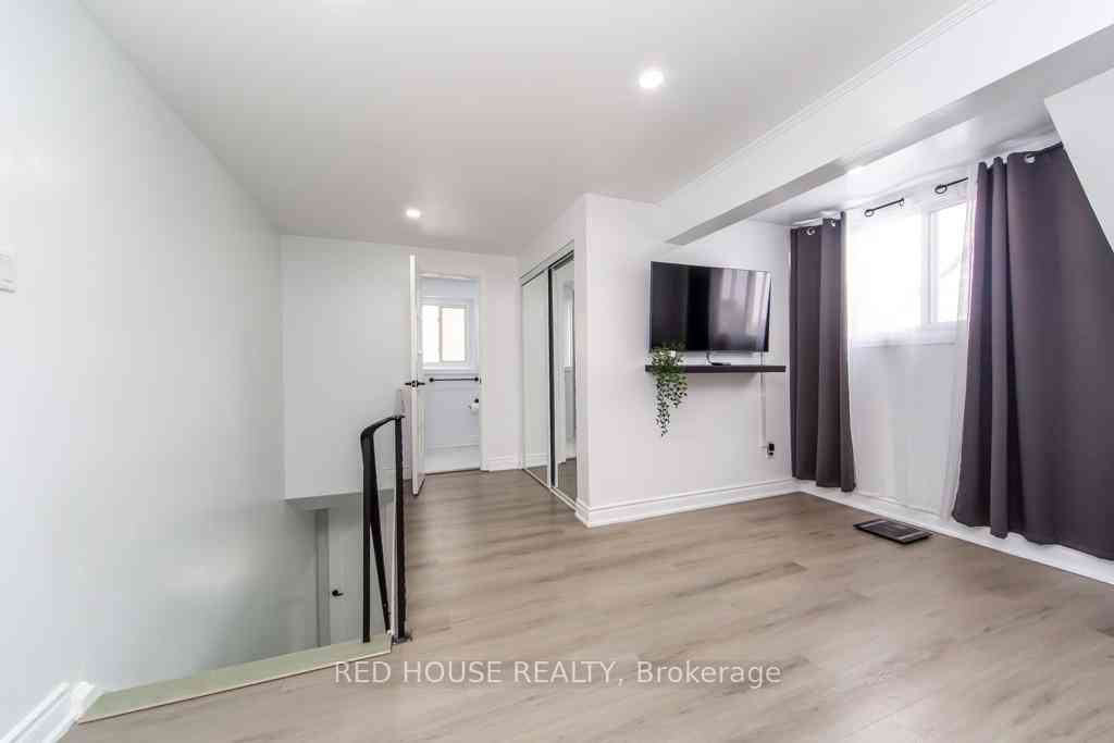 Toronto condo townhouses