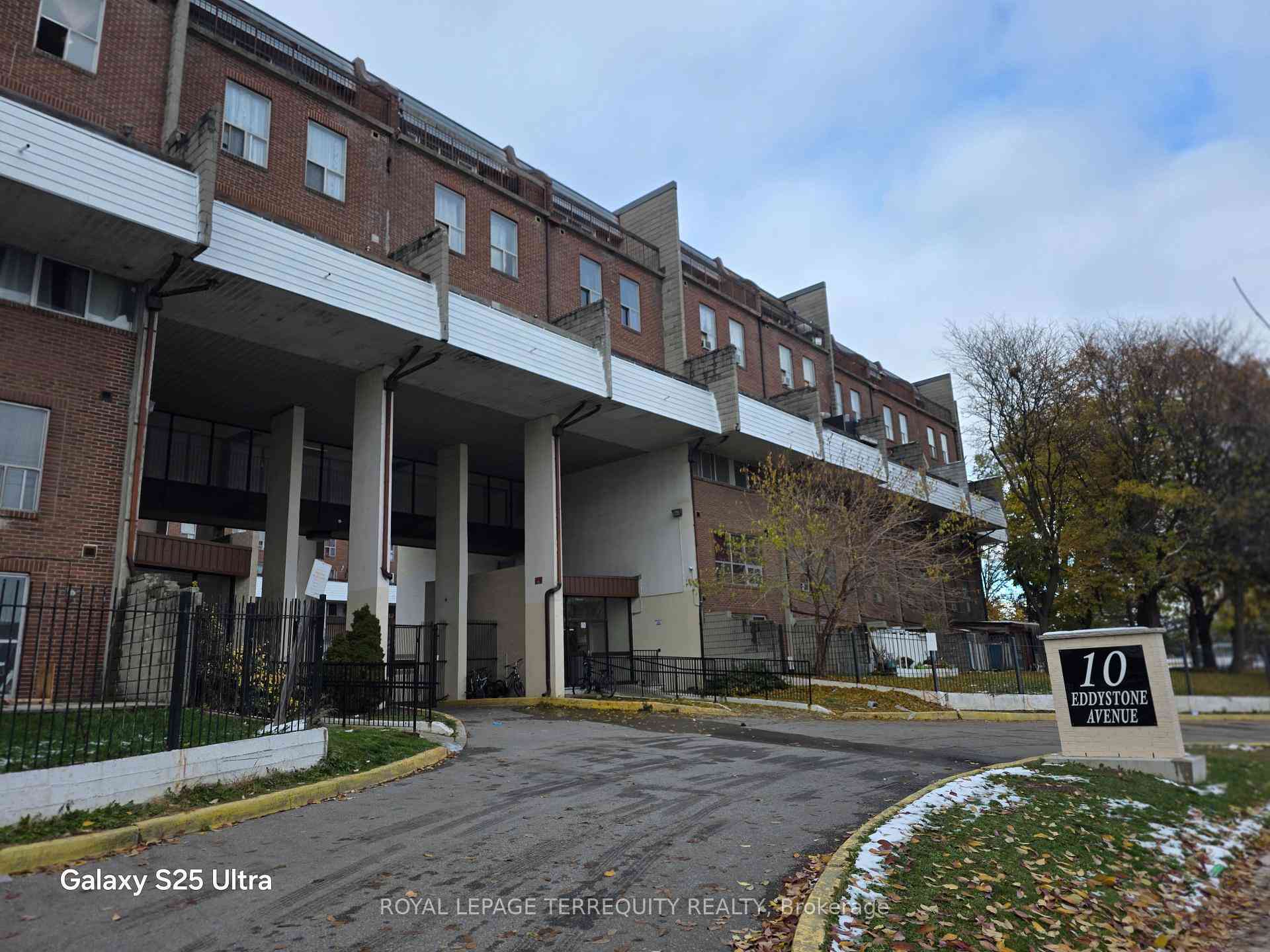 Toronto 共管镇屋