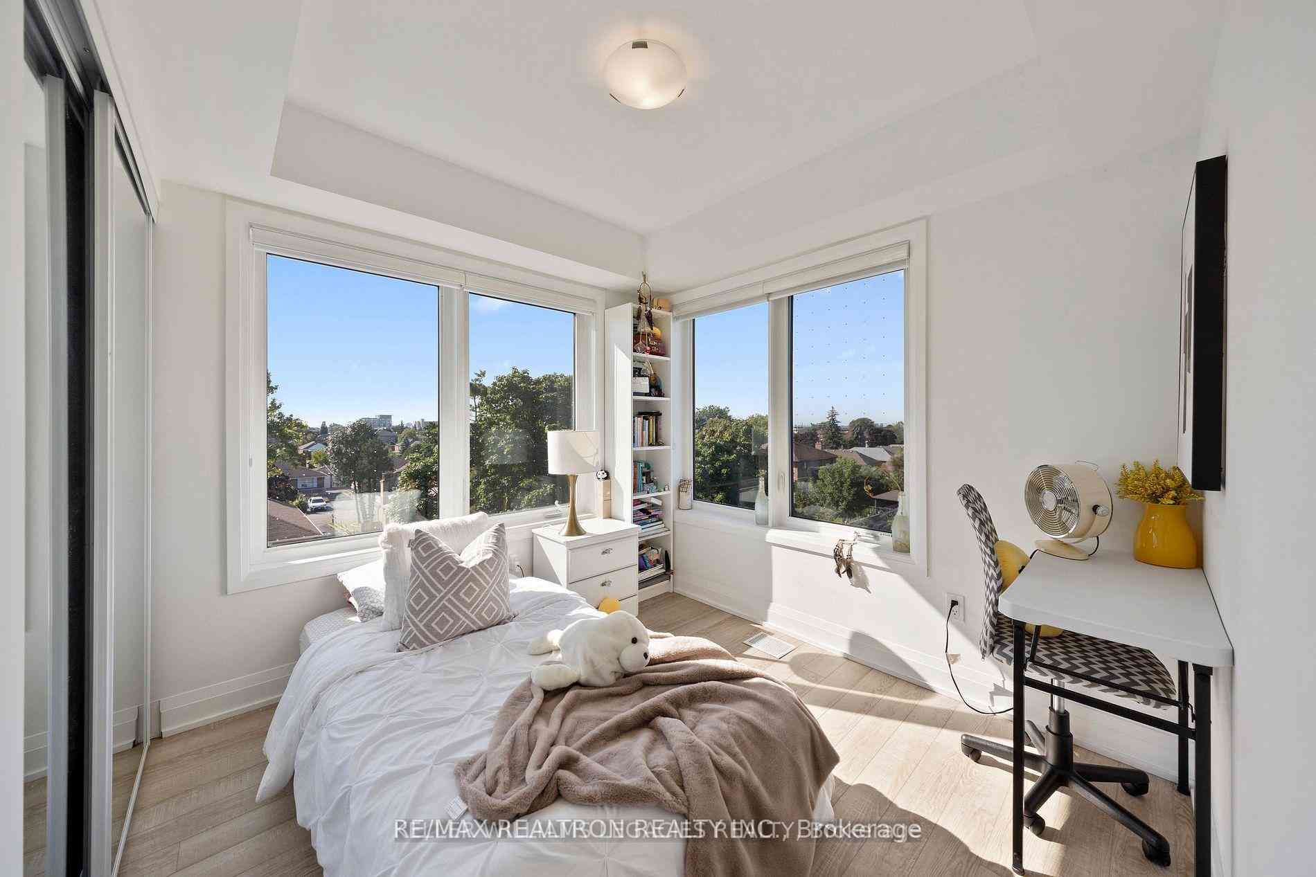 Toronto 共管镇屋