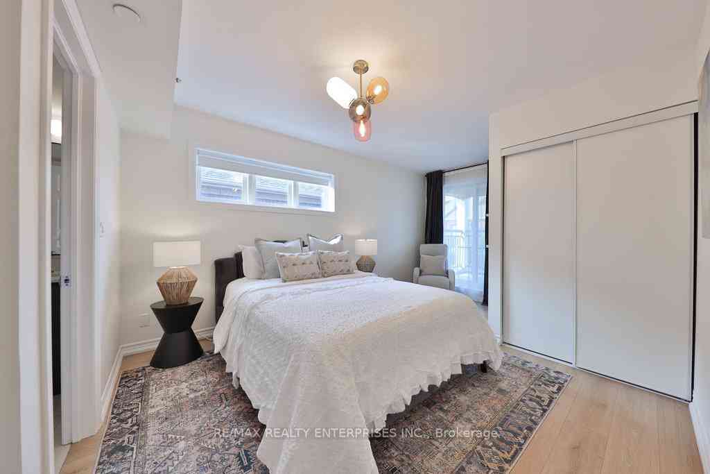 Toronto 共管镇屋