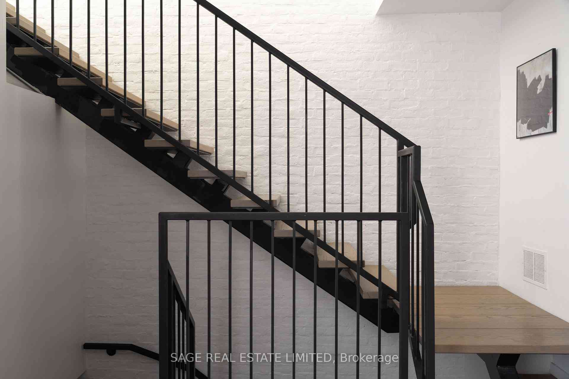 Toronto 共管镇屋