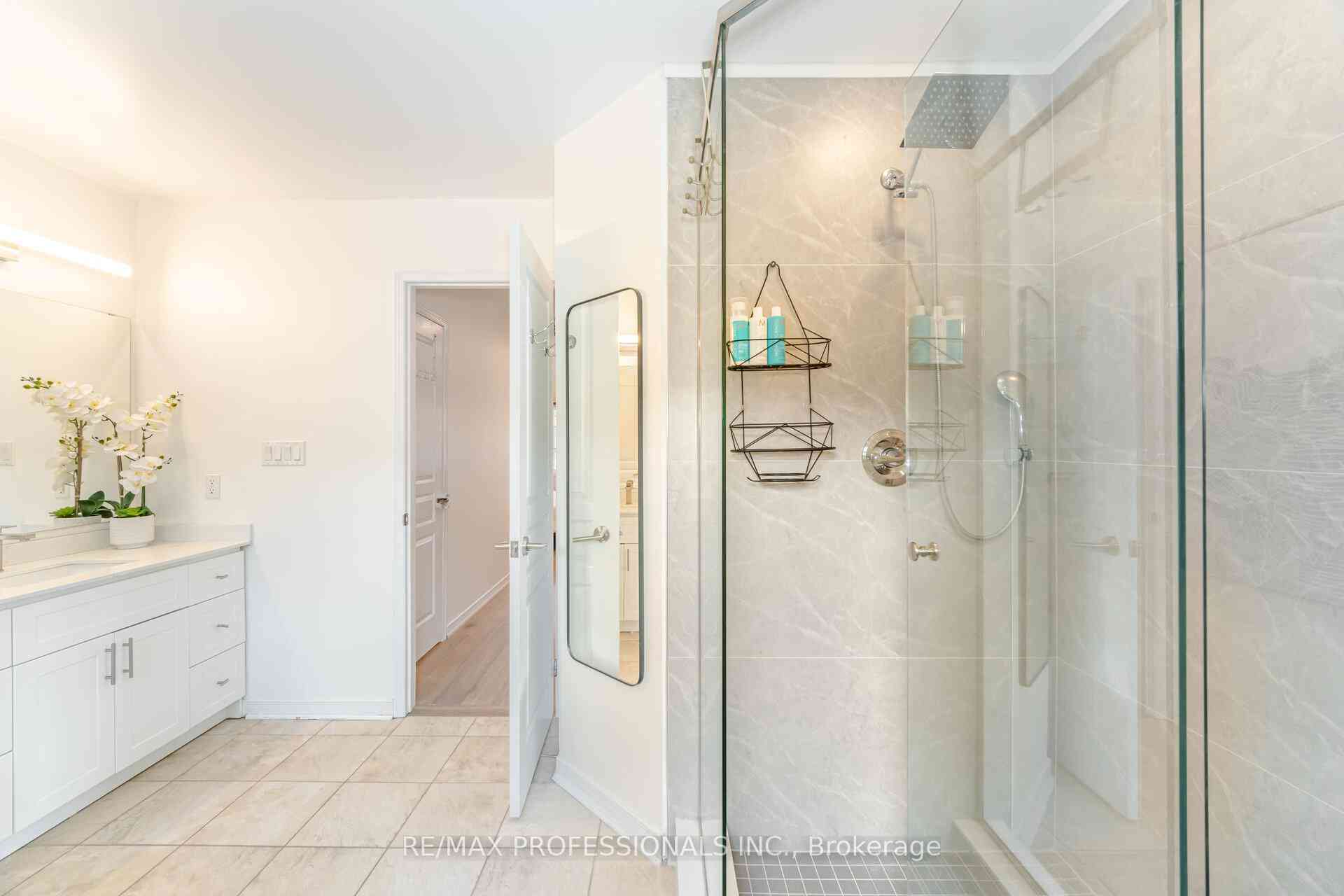 Toronto 共管镇屋