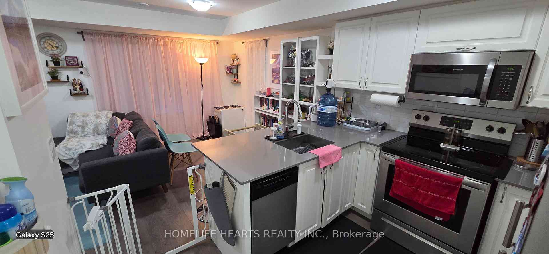 Toronto 共管镇屋