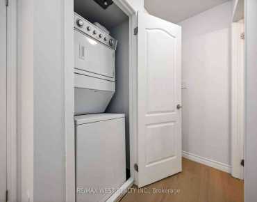 
            #120-11 Applewood Ln Etobicoke West Mall 2睡房3卫生间1车位, 出售价格599900.00加元                    