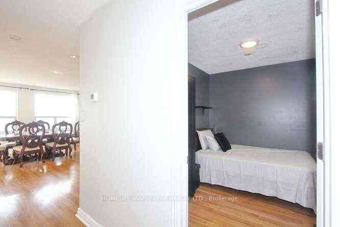 Toronto 共管镇屋