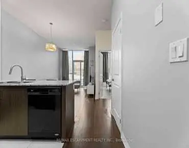 
            #104-80 Esther Lorrie Dr West Humber-Clairville 1睡房1卫生间2车位, 出售价格449900.00加元                    