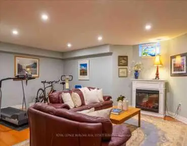 
            111 St. Lawrence Dr Port Credit 3睡房4卫生间4车位, 出售价格1950000.00加元                    