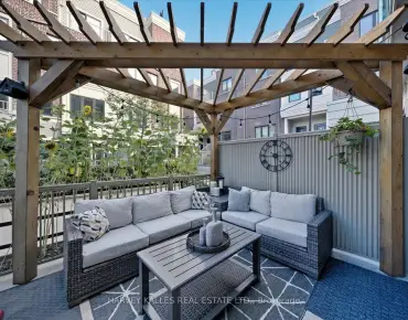 
            #21-95 Eastwood Park Gdns Long Branch 2睡房3卫生间1车位, 出售价格745000.00加元                    