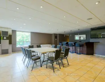 
            #218-6 Humberline Dr West Humber-Clairville 1睡房1卫生间1车位, 出售价格499000.00加元                    