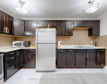 #711-40 Panorama Crt Mount Olive-Silverstone-Jamestown 3睡房2卫生间1车位, 出售价格549999.00加元