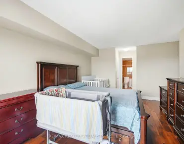 
            #611-1 Rowntree Rd Mount Olive-Silverstone-Jamestown 2睡房2卫生间2车位, 出售价格589901.00加元                    