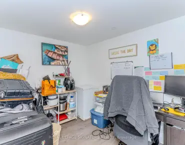 
            #813-556 Marlee Ave Yorkdale-Glen Park 1睡房1卫生间车位, 出售价格489000.00加元                    