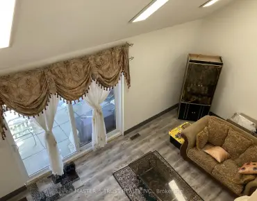 ##6-374 Driftwood Ave Black Creek 4睡房3卫生间1车位, 出售价格675000.00加元