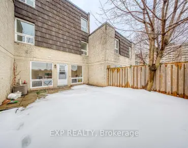 
            #16-33 Four Winds Dr York University Heights 4睡房3卫生间1车位, 出售价格709000.00加元                    