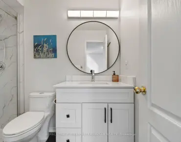 
            #89-5030 Heatherleigh Ave East Credit 3睡房3卫生间2车位, 出售价格869000.00加元                    