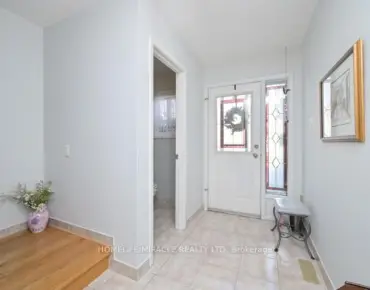 
            #27-121 Falconer Dr Streetsville 3睡房3卫生间2车位, 出售价格749800.00加元                    