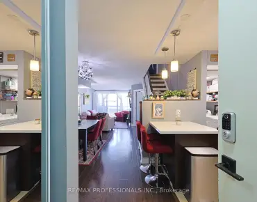 
#318-364 The East Mall St Islington-City Centre West 5 beds 3 baths 1 garage 699900.00        