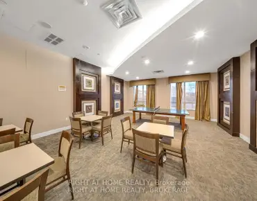 
#1808-55 Strathaven Dr Hurontario 1 beds 1 baths 1 garage 389900.00        