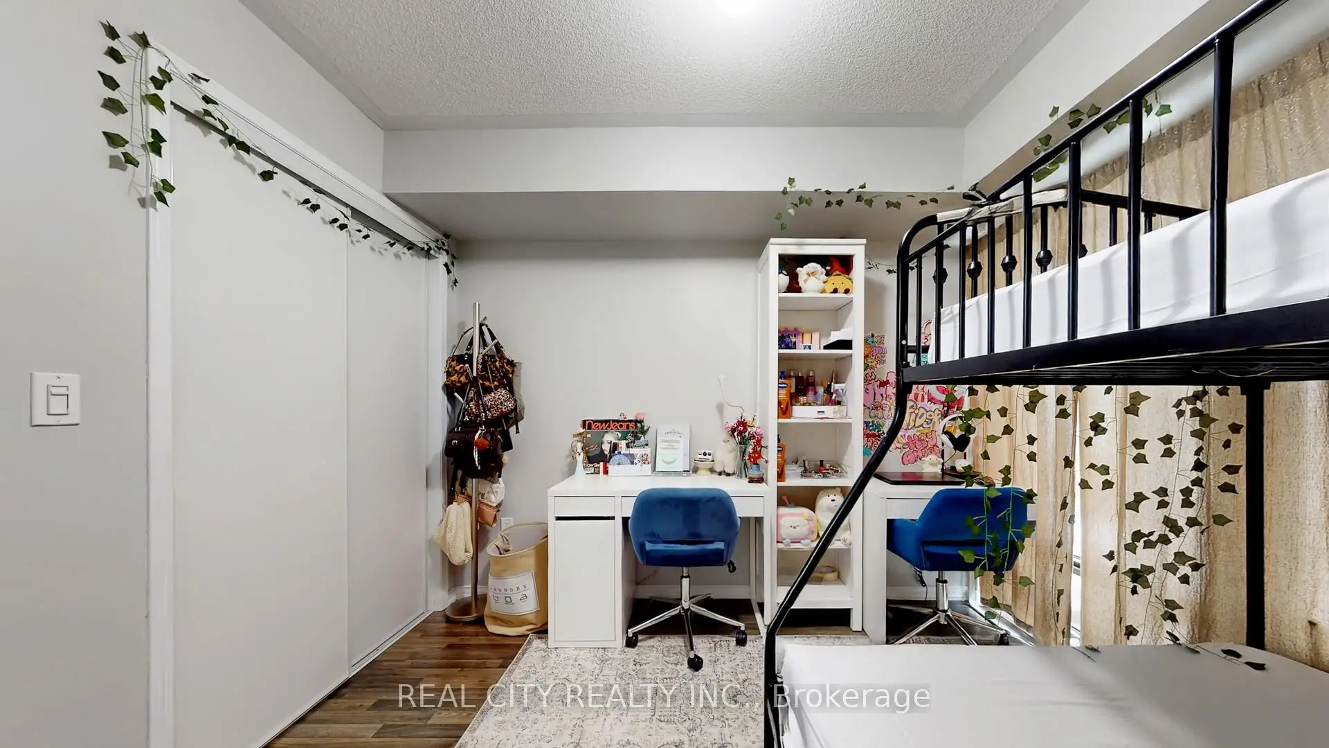 Toronto 共管镇屋