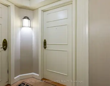 #606A-710 Humberwood Blvd West Humber-Clairville 2 beds 1 baths 2 garage 549000.00