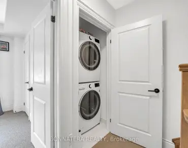 
            #81-15 Lunar Cres Streetsville 3睡房2卫生间2车位, 出售价格889900.00加元                    