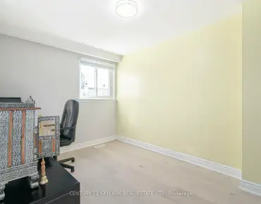 
            #26-435 Silverstone Dr West Humber-Clairville 3睡房2卫生间2车位, 出售价格630000.00加元                    