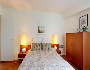 
            #B1-284 Mill Rd Markland Wood 3睡房2卫生间1车位, 出售价格489000.00加元                    