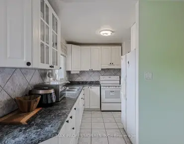 24 Permfield Path Etobicoke West Mall 4睡房2卫生间2车位, 出售价格599900.00加元