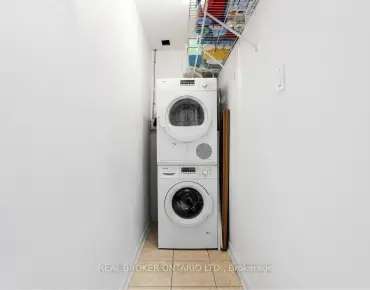 
            #111-6720 Glen Erin Dr Meadowvale 2睡房1卫生间2车位, 出售价格484990.00加元                    