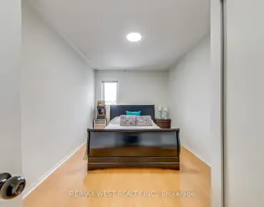 #153-99 Bristol Rd E Hurontario 3 beds 3 baths 3 garage 719900.00