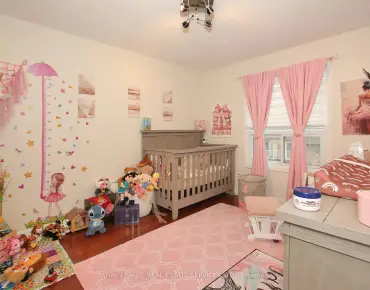 #117-60 Hanson Rd Fairview 3睡房3卫生间2车位, 出售价格699900.00加元