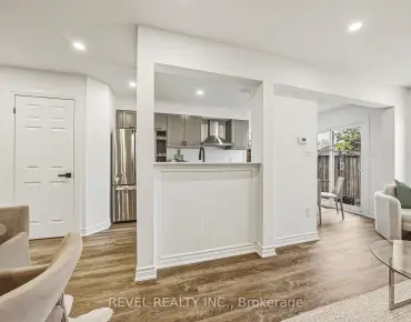 
            #72-1588 South Parade Crt East Credit 3睡房3卫生间2车位, 出售价格795000.00加元                    