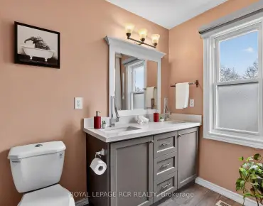 
#12-2825 Gananoque Dr Meadowvale 3 beds 3 baths 2 garage 697900.00        