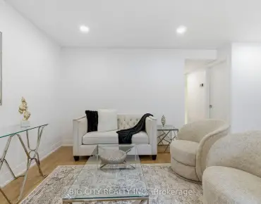 
            #1-68 Westholme Ave Junction Area 3睡房2卫生间车位, 出售价格679999.00加元                    