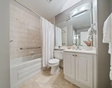 
            #707-58 Marine Parade Dr Mimico 1睡房1卫生间1车位, 出售价格575000.00加元                    