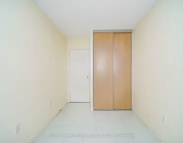 
#411-50 LOTHERTON Pathway Yorkdale-Glen Park 2 beds 1 baths 1 garage 359999.00        