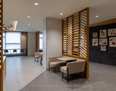 
            #812-2495 Eglinton Ave W Central Erin Mills 1睡房1卫生间1车位, 出售价格461900.00加元                    