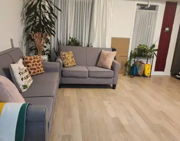 
            #9-39 John Perkins Bull Dr Downsview-Roding-CFB 2睡房2卫生间1车位, 出售价格667000.00加元                    