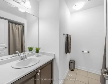 
131 Robert Speck Pkwy City Centre 3 beds 3 baths 6 garage 1098000.00        