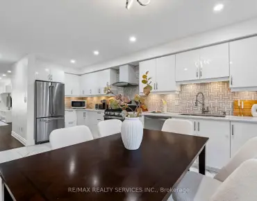 131 Charlton Settlement Ave Mount Dennis 3睡房3卫生间3车位, 出售价格879900.00加元