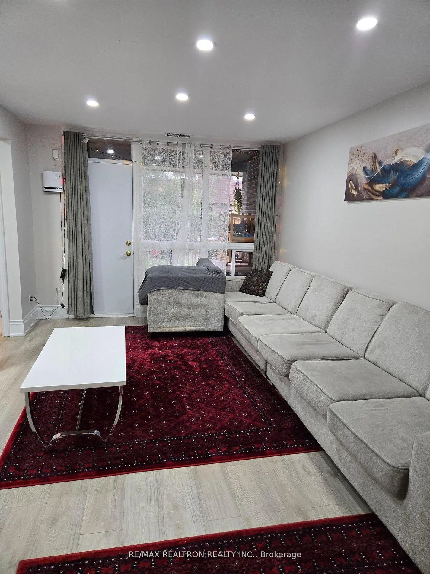 Toronto 共管镇屋