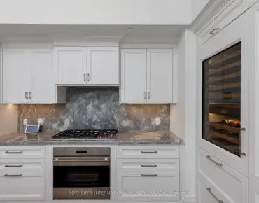 
            #TH 2-4 The Kingsway N/A Kingsway South 2睡房3卫生间3车位, 出售价格3899000.00加元                    